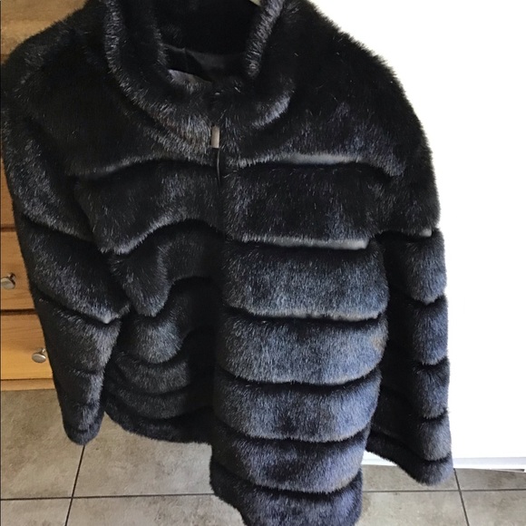 Pamela McCoy Jackets & Blazers - Lavish Looking Faux Mink Coat, Large💥💥💥💥💥